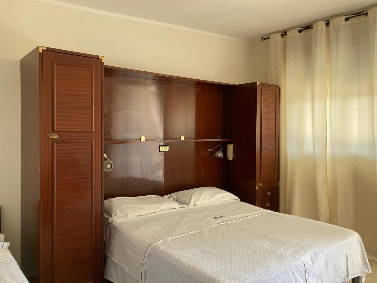 Hotel Sabbia D'Argento Giugliano In Campania Exterior foto