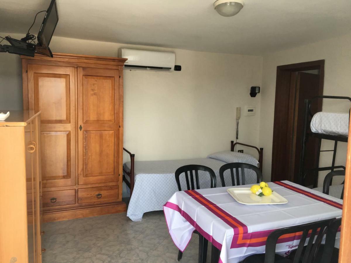 Hotel Sabbia D'Argento Giugliano In Campania Exterior foto
